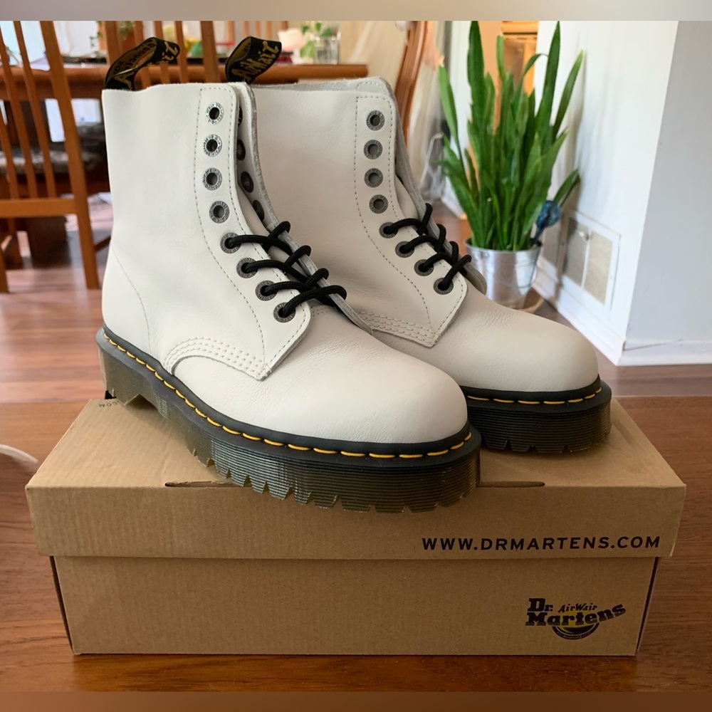 NEW Dr. Martens 1460 Pascal Bex Women's Pisa Leather Lace Up Boots - Size 6 US